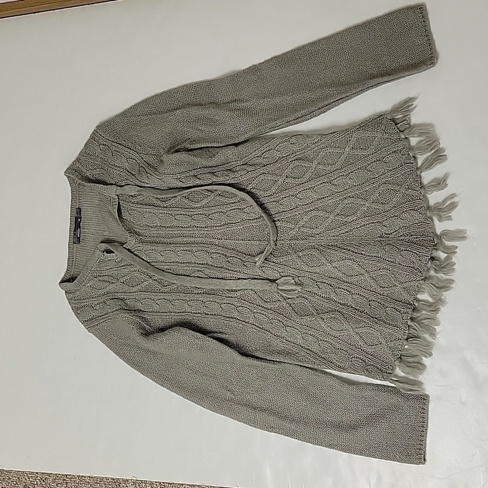 Prana long sleeve sweater with tassels sz medium.